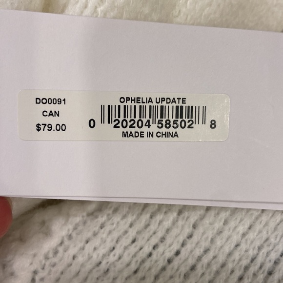 GUESS Ophelia Knit Poncho (Brand NEW Tags Attached) O/S - Picture 7 of 7